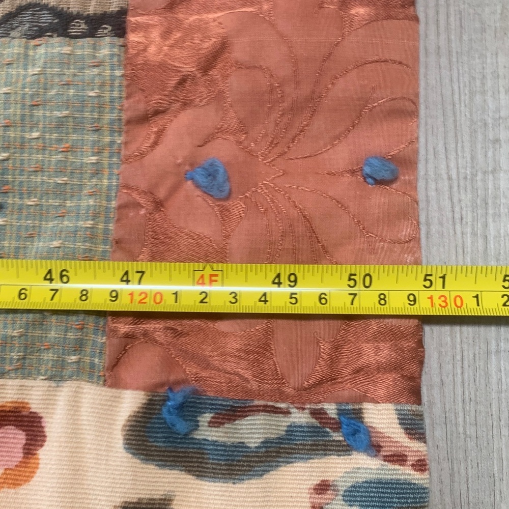 Handcrafted Patchwork Quilt with Multicolor Design - Picture 7 of 7